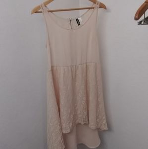 Divided cream zip dress with lace back sleeveless